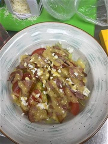 Тёплый салат с беконом